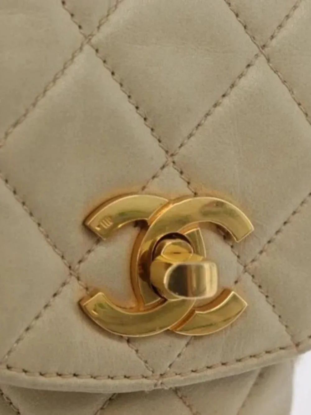 CHANEL Matelasse Chain Shoulder Bag Lamb Skin Beige Gold CC Auth 179876A